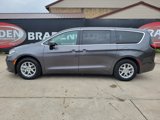 Used 2023 Chrysler Pacifica Touring-L image 4
