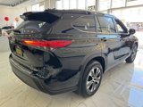 Used 2023 Toyota Highlander XLE image 4