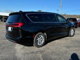 New 2025 Chrysler Pacifica Select image 3