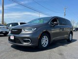 Used 2023 Chrysler Pacifica Touring-L image 3