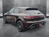 Certified 2024 Porsche Macan image 3