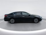 Used 2023 Nissan Altima 2.5 SV w/ SV Premium Package image 2