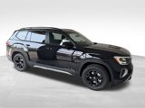 New 2025 Volkswagen Atlas Peak Edition SE image 2