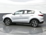 Used 2022 Kia Sportage LX image 3