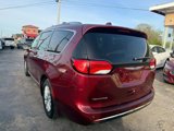 Used 2018 Chrysler Pacifica Touring-L image 4