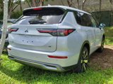 New 2025 Mitsubishi Outlander SE image 3