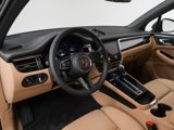 Certified 2025 Porsche Macan image 4