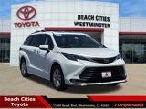 Used 2025 Toyota Sienna XLE image 2