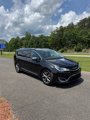 Used 2017 Chrysler Pacifica Limited w/ Tire & Wheel Group image 2