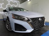 Used 2024 Nissan Altima 2.0 SR image 3