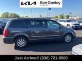 Used 2016 Chrysler Town & Country Touring image 4