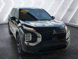 Used 2023 Mitsubishi Outlander SE image 3
