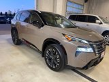 Used 2024 Nissan Rogue Platinum image 2