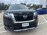 New 2025 Nissan Pathfinder Platinum image 2