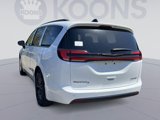 New 2025 Chrysler Pacifica Limited image 2