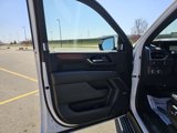 New 2025 GMC Yukon Denali w/ Sun & Power Step Package image 4
