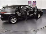 Used 2023 Toyota Highlander L image 6