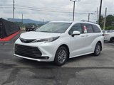 New 2025 Toyota Sienna XLE image 1