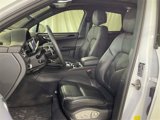 Certified 2024 Porsche Macan image 5