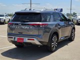 New 2025 Nissan Pathfinder Platinum image 4