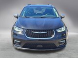 Used 2023 Chrysler Pacifica Limited image 2