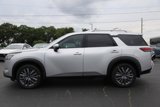 New 2025 Nissan Pathfinder Platinum image 2