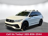 Used 2023 Volkswagen Tiguan SE R-Line image 2
