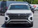 New 2025 Volkswagen Atlas Peak Edition SE image 2