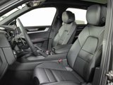 Used 2025 Porsche Cayenne image 5