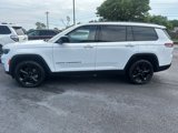 Used 2023 Jeep Grand Cherokee L Laredo image 4