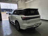 New 2025 INFINITI QX80 Luxe image 2