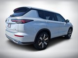 New 2025 Mitsubishi Outlander SE image 3