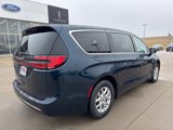 New 2025 Chrysler Pacifica Select image 3