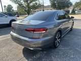 Used 2022 Volkswagen Passat 2.0T SE image 3