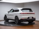 Certified 2025 Porsche Cayenne image 3