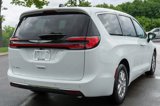 New 2026 Chrysler Pacifica Select image 5