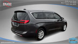 Used 2023 Chrysler Pacifica Touring-L image 5