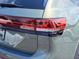 New 2025 Volkswagen Atlas Peak Edition SE image 5