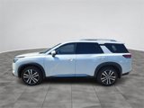 New 2025 Nissan Pathfinder Platinum image 3