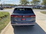 New 2025 Volkswagen Atlas Peak Edition SE image 3