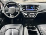 Used 2022 Chrysler Pacifica Touring-L w/ Uconnect Theater Family Group image 2