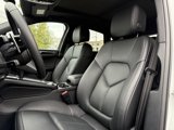 Used 2025 Porsche Macan image 5