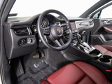 Certified 2025 Porsche Macan image 4