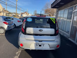 Used 2017 Kia Soul + image 4