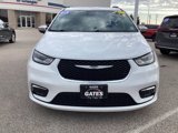 Used 2023 Chrysler Pacifica Limited image 2