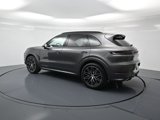 Used 2025 Porsche Cayenne image 3