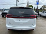 New 2025 Chrysler Pacifica Select image 4