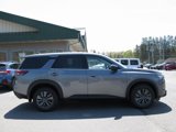 Used 2024 Nissan Pathfinder S image 3