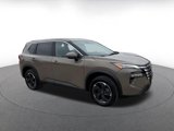Used 2024 Nissan Rogue SV image 2