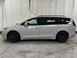Used 2021 Chrysler Pacifica Touring-L w/ Uconnect Theater Family Group image 2